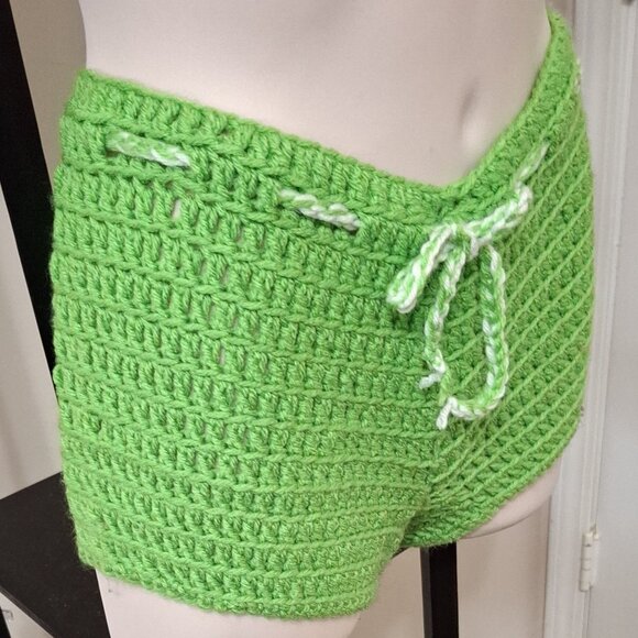 GIRL'S BEACH SHORTS  (SML) - Picture 4 of 7